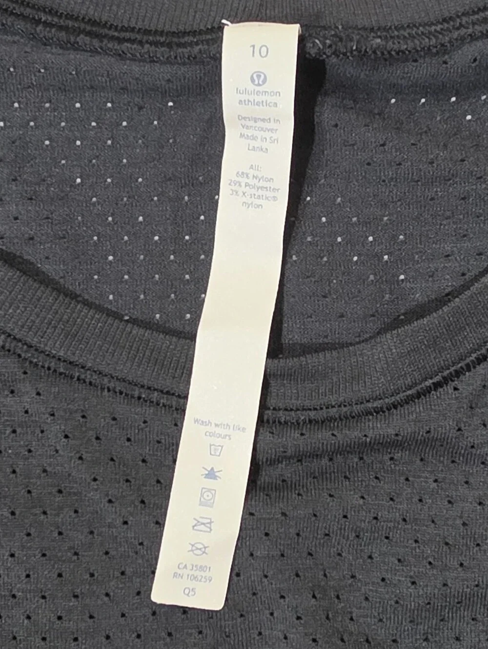 Lululemon Breeze By Muscle Crop Tank Top Womens Size 10 Black Perforated Airflow